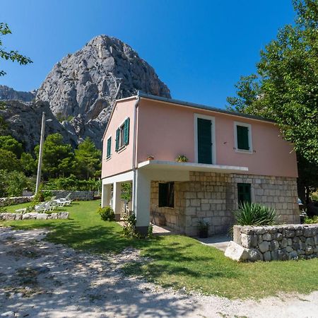 Lovely Apartment In Omis With Kitchen Kültér fotó