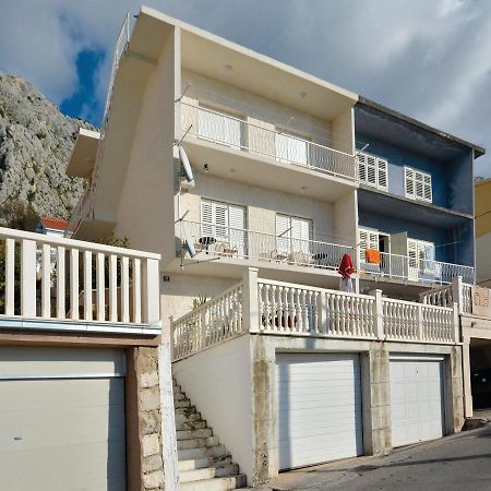 Lovely Apartment In Omis With Kitchen Kültér fotó