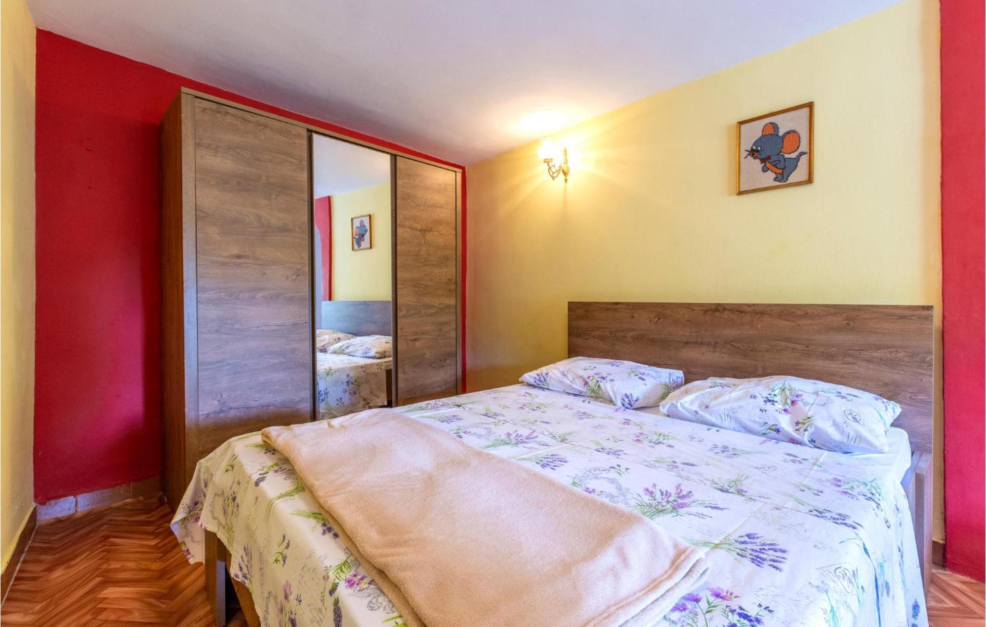 Lovely Apartment In Omis With Kitchen Kültér fotó