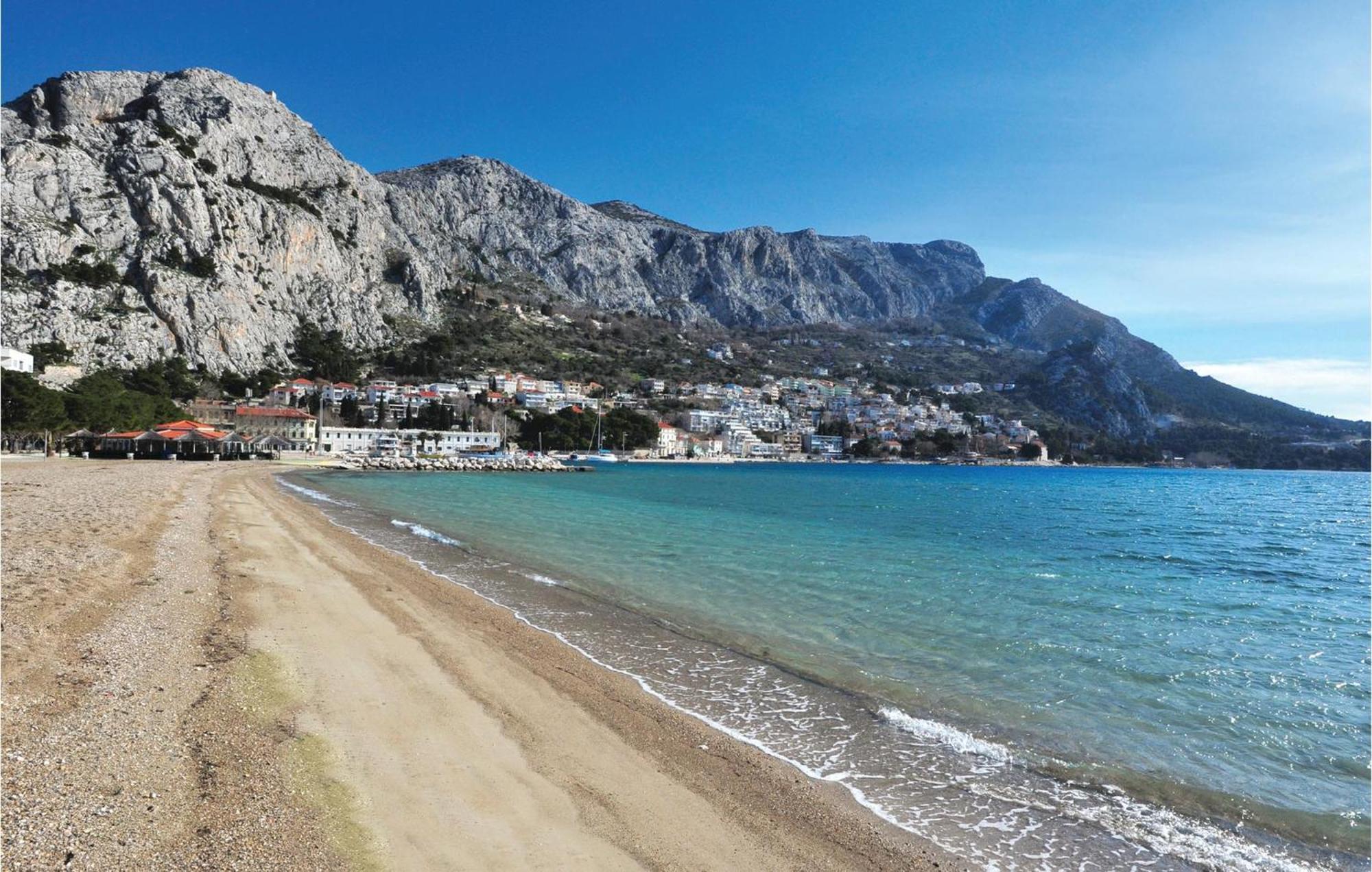 Lovely Apartment In Omis With Kitchen Kültér fotó