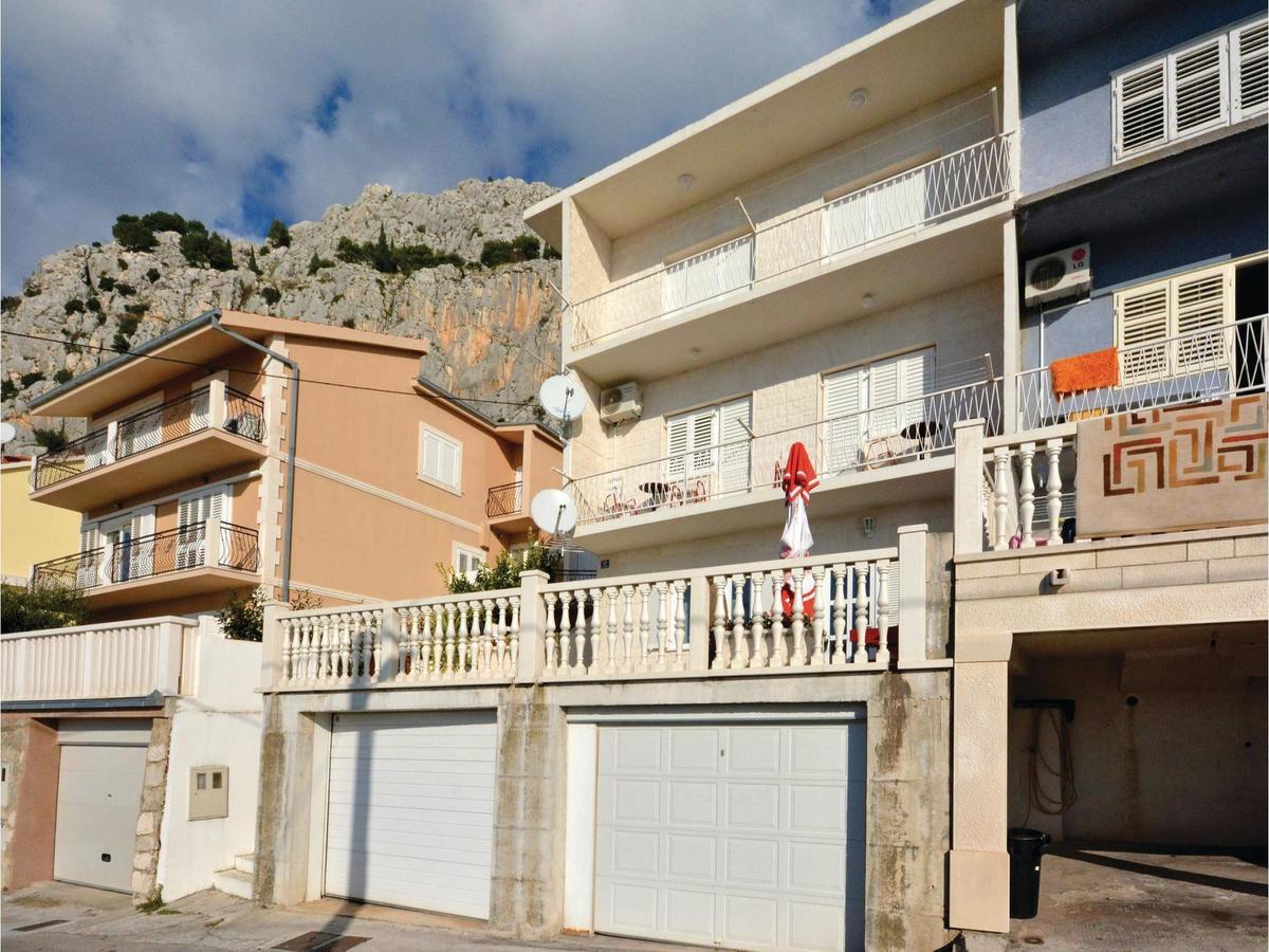Lovely Apartment In Omis With Kitchen Kültér fotó